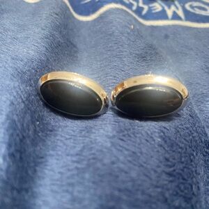 Vintage Men’s Swank oval silvertone black stone cufflinks.